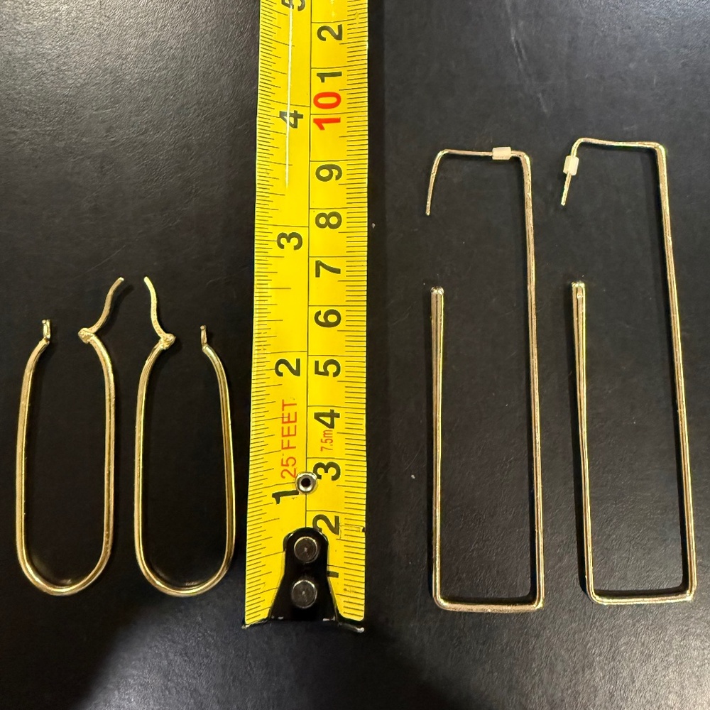 2 pair of gold hoops